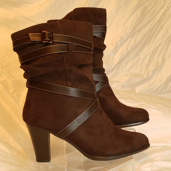 Suede boots - Picture 1 of 4